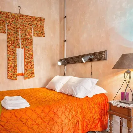 Viva Fabulous Old World Apartment
