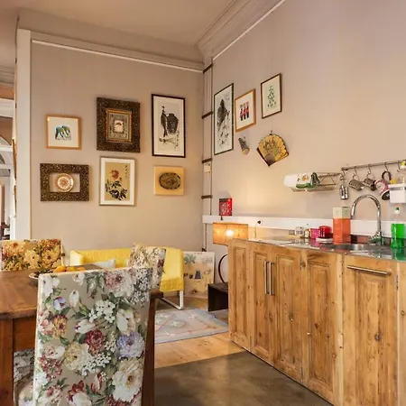 Viva Fabulous Old World Apartment *