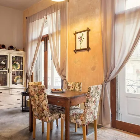 Viva Fabulous Old World Apartment *